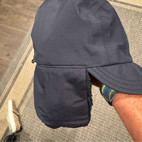 L.L. Bean Dark Blue Unisex  Hat with Ear Covers - Picture 2 of 7